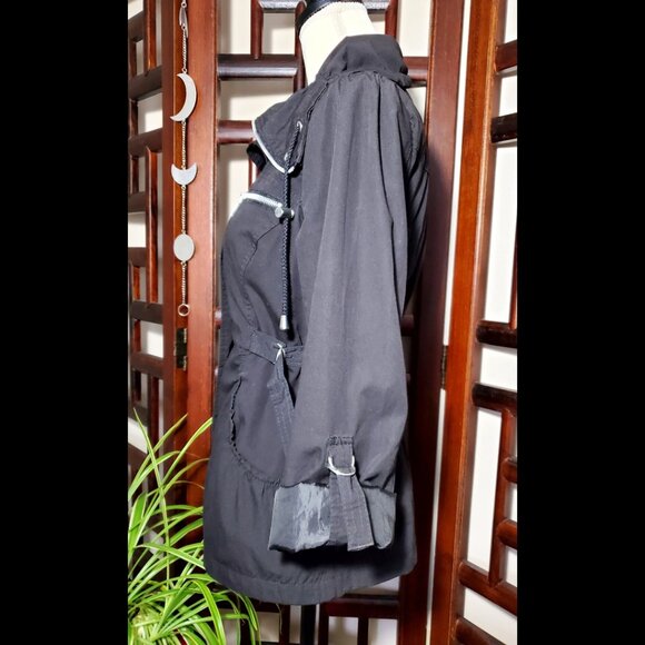 Dots Light Weight Utility Jacket (Size M) - Picture 2 of 12